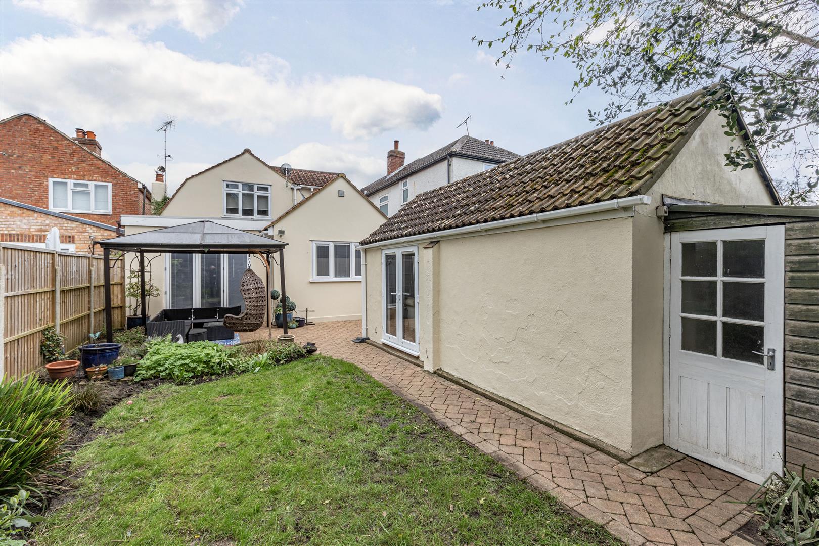 New Haw Road, New Haw Richard State